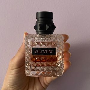 PARTIAL Valentino Donna Born in Roma Perfume